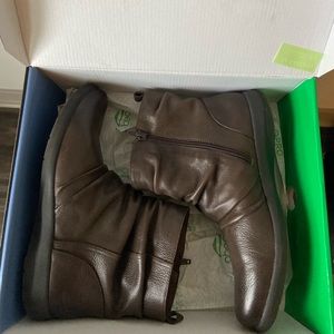 Abeo Exeter dark brown booties